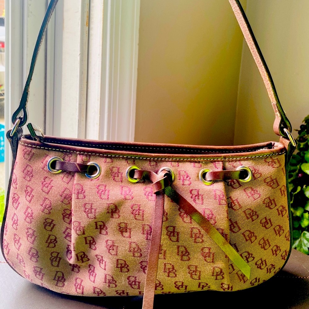 Dooney&Bourke monogram canvas shoulder bag